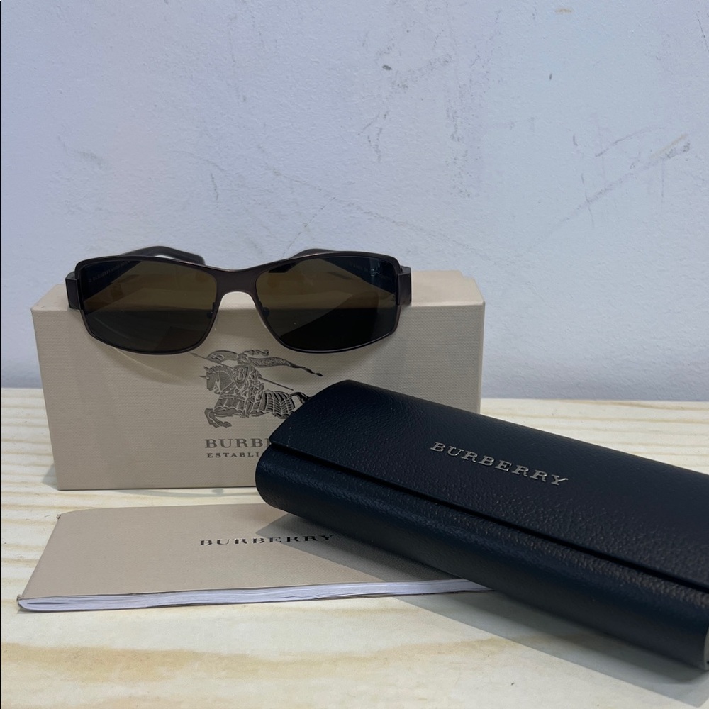 Burberry Black Rectangular Sunglasses